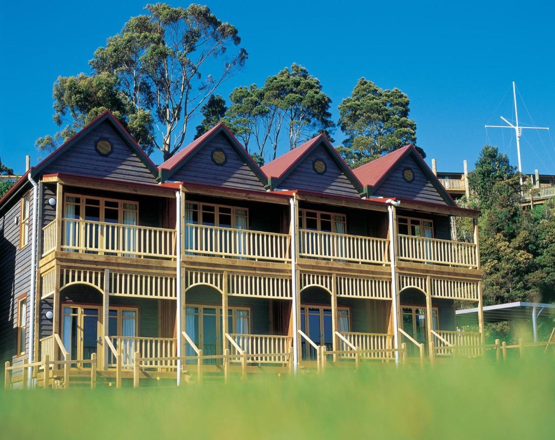 Strahan Village Екстериор снимка